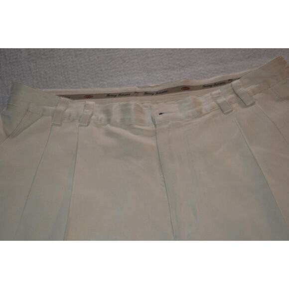 37824 Tommy Bahama Hawaiian Shorts Coconut Buttons Light Tan Silk Size 38 Mens - Picture 4 of 9